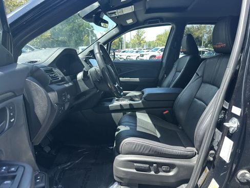 Used 2025 Honda Passport TrailSport image 13