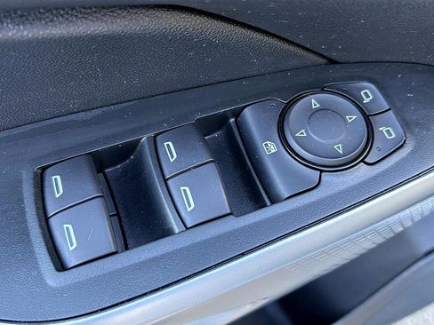 Used 2025 Chevrolet Trax LS image 17