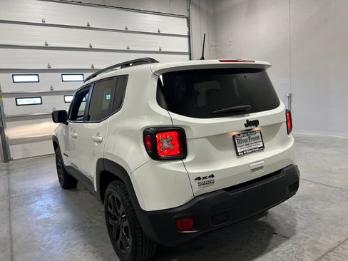 Used 2022 Jeep Renegade Altitude w/ Convenience Group AWD/4WD image 8