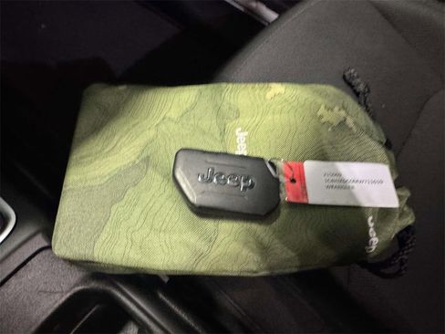 Used 2021 Jeep Wrangler Unlimited Sport image 31