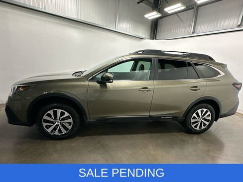 Used 2020 Subaru Outback Premium w/ Popular Package #1 AWD/4WD image 2
