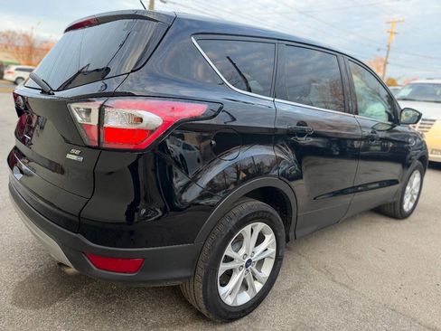 Used 2017 Ford Escape SE image 8