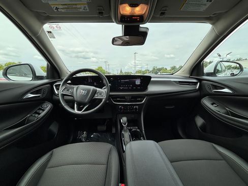 Used 2025 Buick Encore GX Preferred FWD image 32