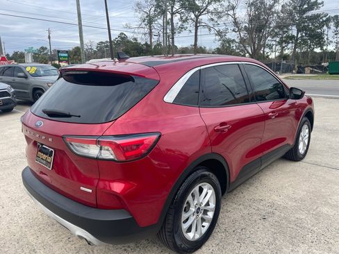 Used 2020 Ford Escape SE image 5