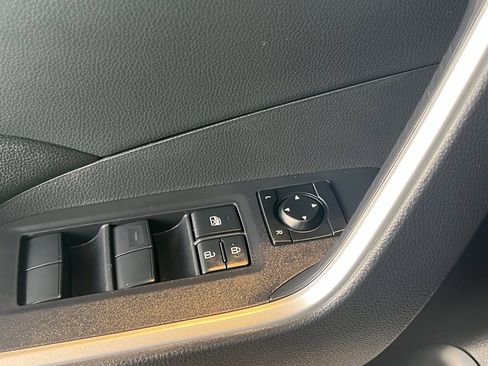 Used 2025 Toyota RAV4 LE image 19