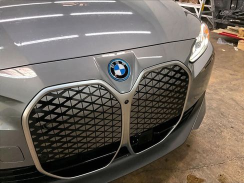 Used 2025 BMW i4 eDrive40 w/ Premium Package RWD image 29