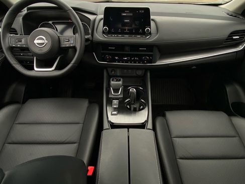 Used 2024 Nissan Rogue SV w/ SV Premium Package FWD image 15