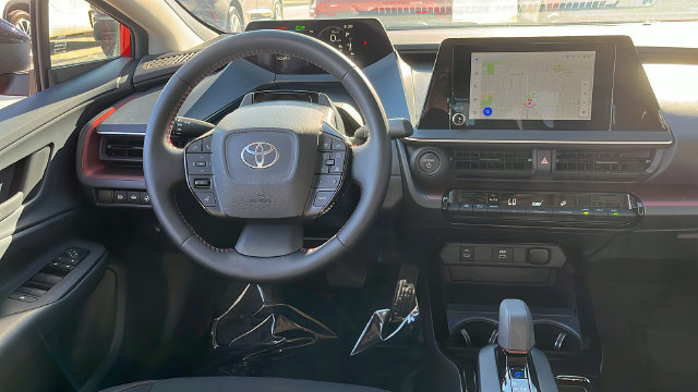 Used 2026 Toyota Prius Plug-In Hybrid FWD image 4