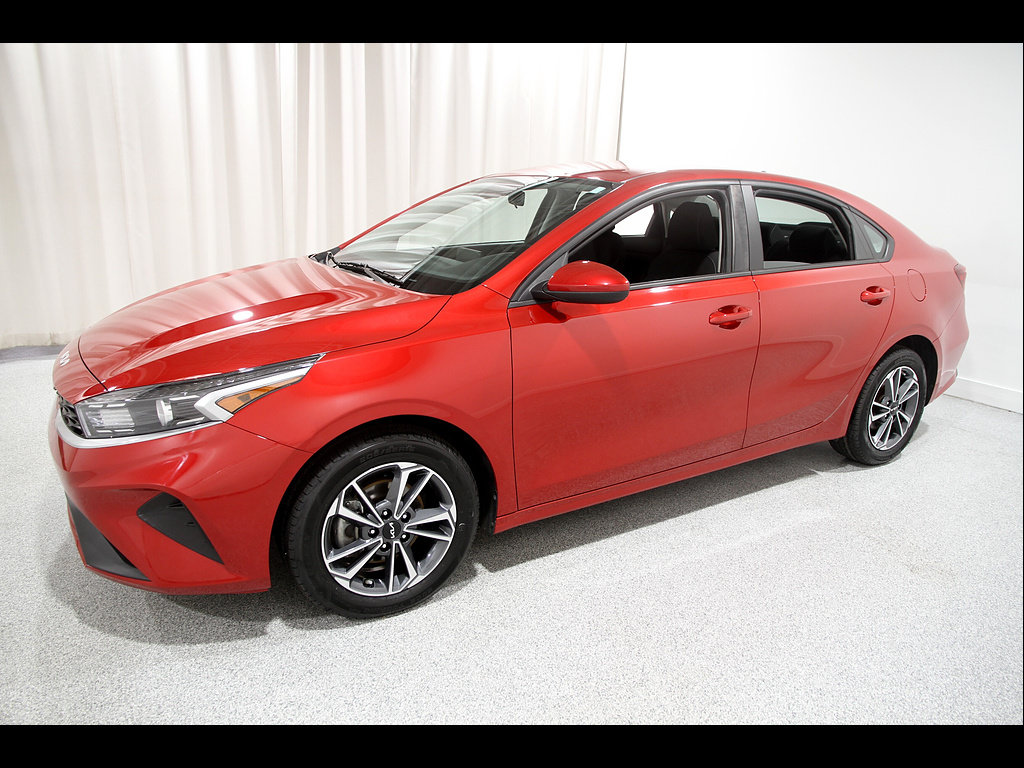 Used 2024 Kia Forte LXS FWD image 3