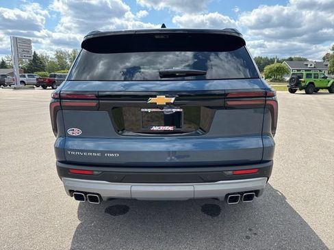 Used 2026 Chevrolet Traverse LT w/ Sun and Wheel Package AWD/4WD image 4