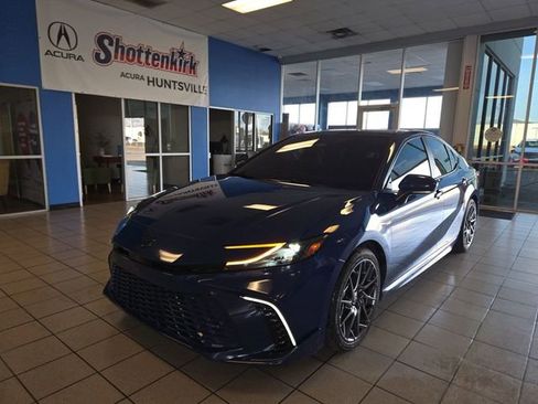 Used 2025 Toyota Camry XSE FWD image 1
