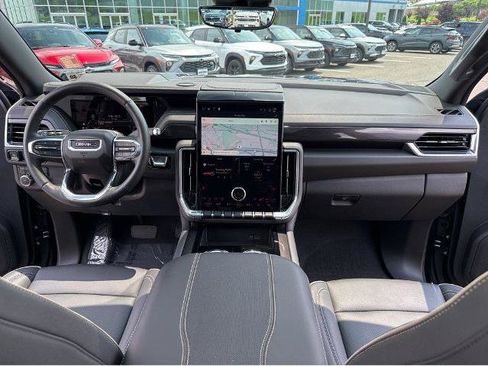 Used 2025 GMC Yukon XL Elevation w/ Technology Package AWD/4WD image 9