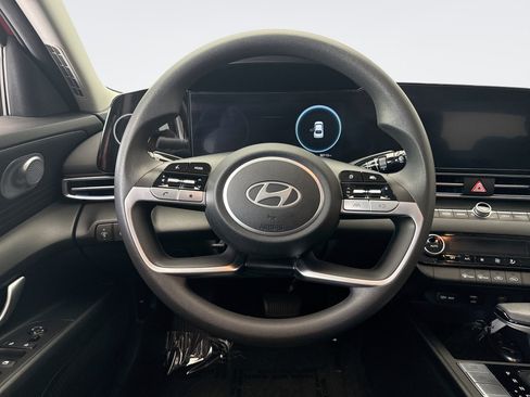 Used 2024 Hyundai Elantra SEL FWD image 12