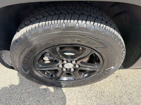 Used 2023 GMC Acadia AT4 w/ Trailering Package AWD/4WD image 25