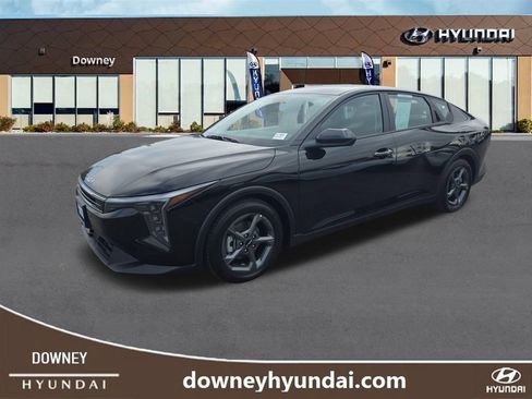 Used 2025 Kia K4 FWD image 1