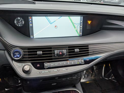 Used 2020 Lexus LS 500h AWD w/ Luxury Package image 31