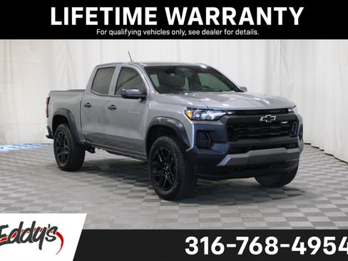 Used 2025 Chevrolet Colorado Trail Boss AWD/4WD image 1