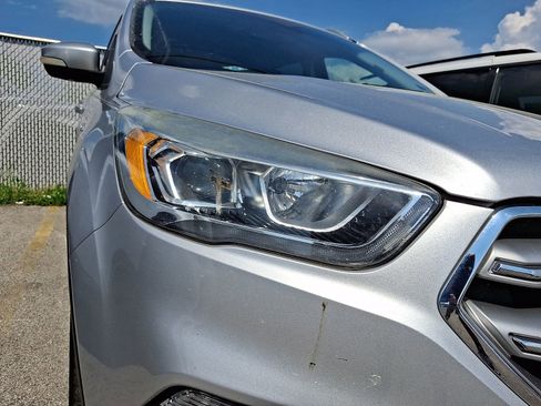 Used 2017 Ford Escape Titanium AWD/4WD image 4