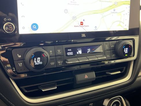 Used 2025 Toyota Grand Highlander AWD image 22