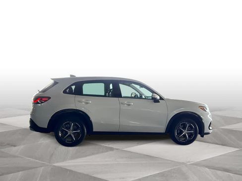 Used 2023 Honda HR-V EX-L image 9