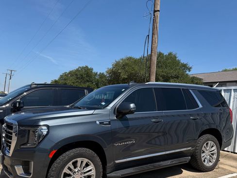 Used 2021 GMC Yukon SLT w/ SLT Luxury Plus Package AWD/4WD image 8