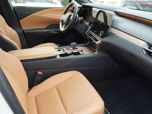 Certified 2025 Lexus RX 350 Premium Plus w/ Accessory Package (Z1) FWD image 8