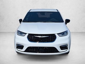 New 2026 Chrysler Pacifica Select video 2