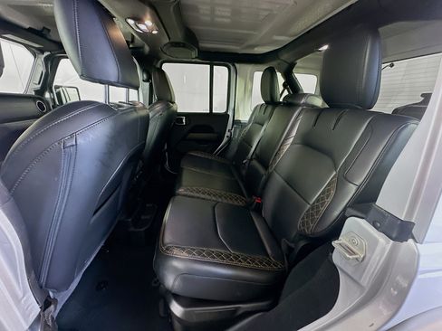 Used 2023 Jeep Wrangler Unlimited Sahara AWD/4WD image 27