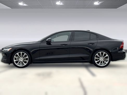 Used 2020 Volvo S60 T5 Momentum w/ Protection Package image 6