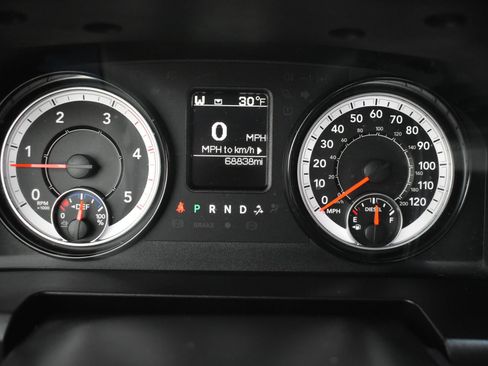 Used 2018 RAM 2500 Tradesman w/ Chrome Appearance Group image 31