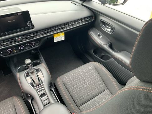 Used 2025 Honda HR-V Sport image 19