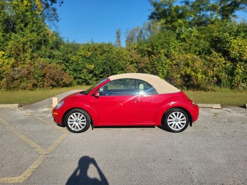 Used 2008 Volkswagen Beetle SE image 2