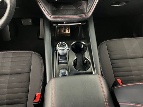 Used 2025 Ford Explorer ST-Line w/ ST-Line Street Pack image 15