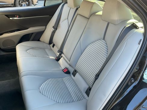 Used 2023 Toyota Camry SE FWD image 17