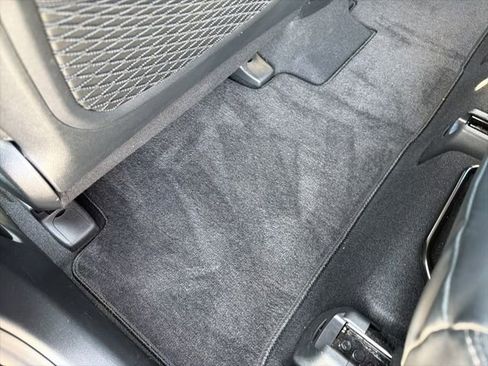 Used 2023 Kia Sorento EX image 16