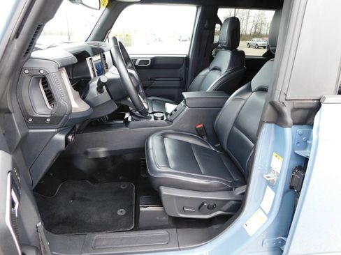 Used 2025 Ford Bronco Outer Banks image 13