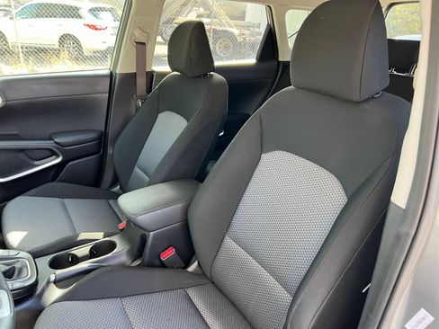 Used 2025 Kia Soul LX w/ LX Technology Package FWD image 31