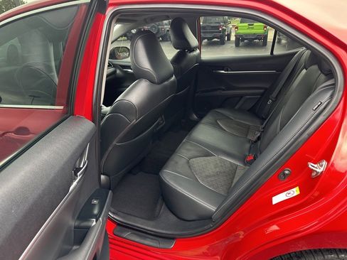 Used 2019 Toyota Camry XSE image 11