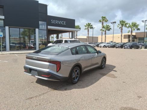 New 2026 Kia K4 FWD image 4