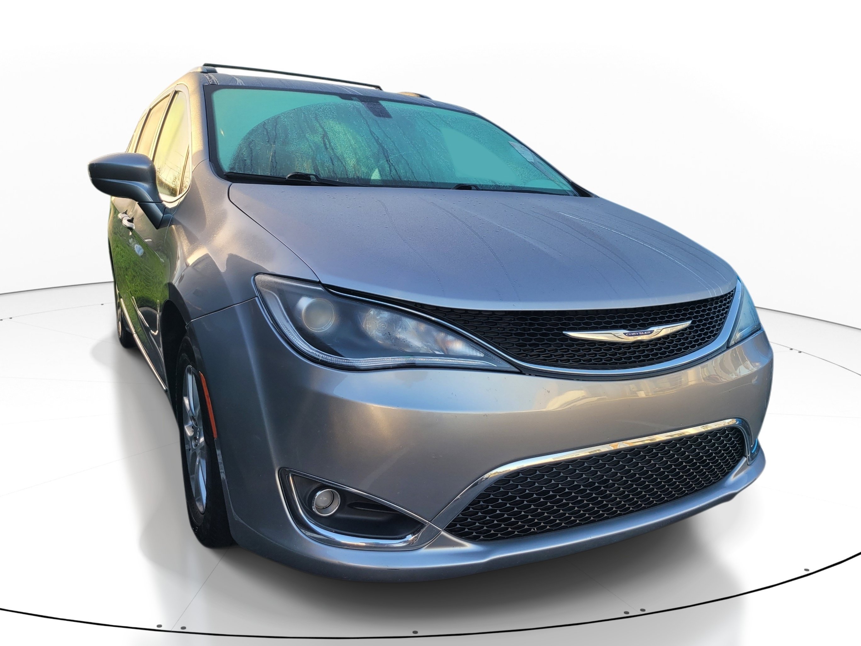 Used 2020 Chrysler Pacifica Touring-L FWD image 1