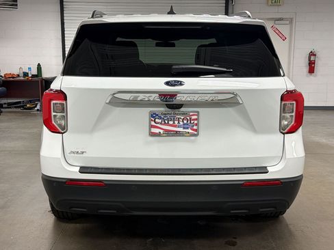 Used 2021 Ford Explorer XLT RWD image 8