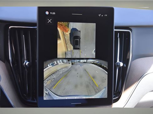 New 2026 Volvo XC60 T8 Plus w/ Protection Package Premier image 20