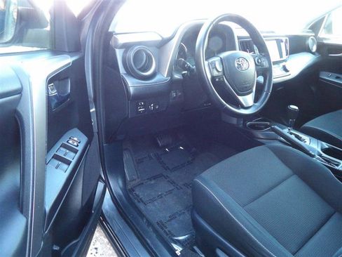 Used 2016 Toyota RAV4 XLE image 9