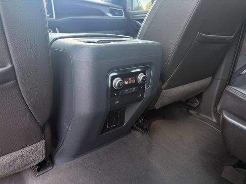 Used 2021 GMC Yukon XL Denali w/ Denali Premium Package AWD/4WD image 34