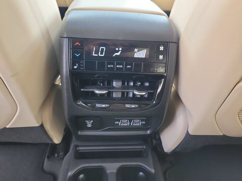 Used 2021 Jeep Grand Cherokee L Limited RWD image 16