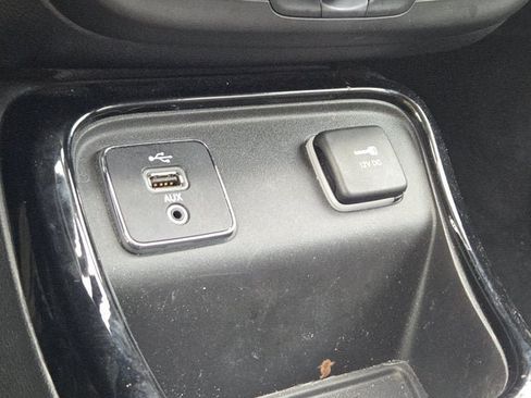Used 2018 Jeep Compass Limited w/ Navigation Group FWD image 24