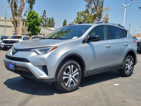 Used 2018 Toyota RAV4 LE w/ All Weather Liner Package FWD image 24