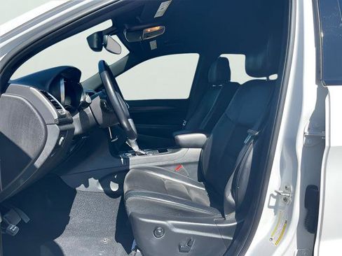 Used 2019 Jeep Grand Cherokee Altitude image 16