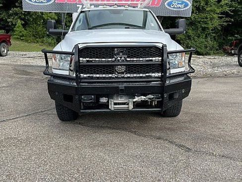 Used 2016 RAM 2500 Tradesman w/ Chrome Appearance Group AWD/4WD image 2