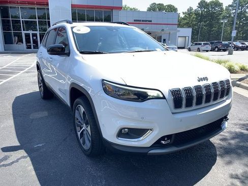 Used 2022 Jeep Cherokee Limited w/ Elite Package AWD/4WD image 2